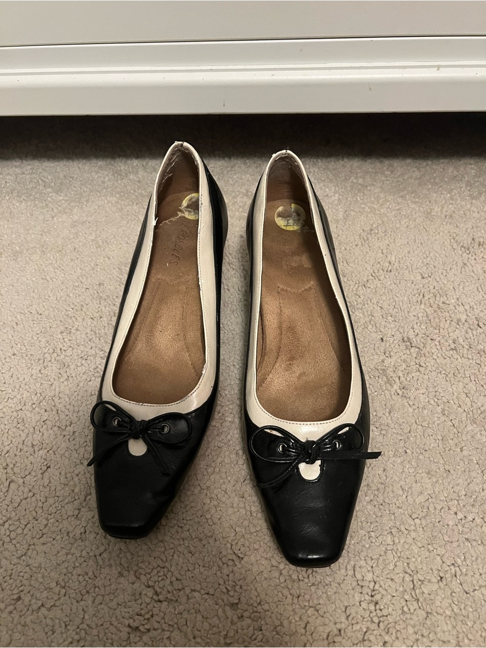 Black and Cream Women's Two-Tone Mini Heel with Bow